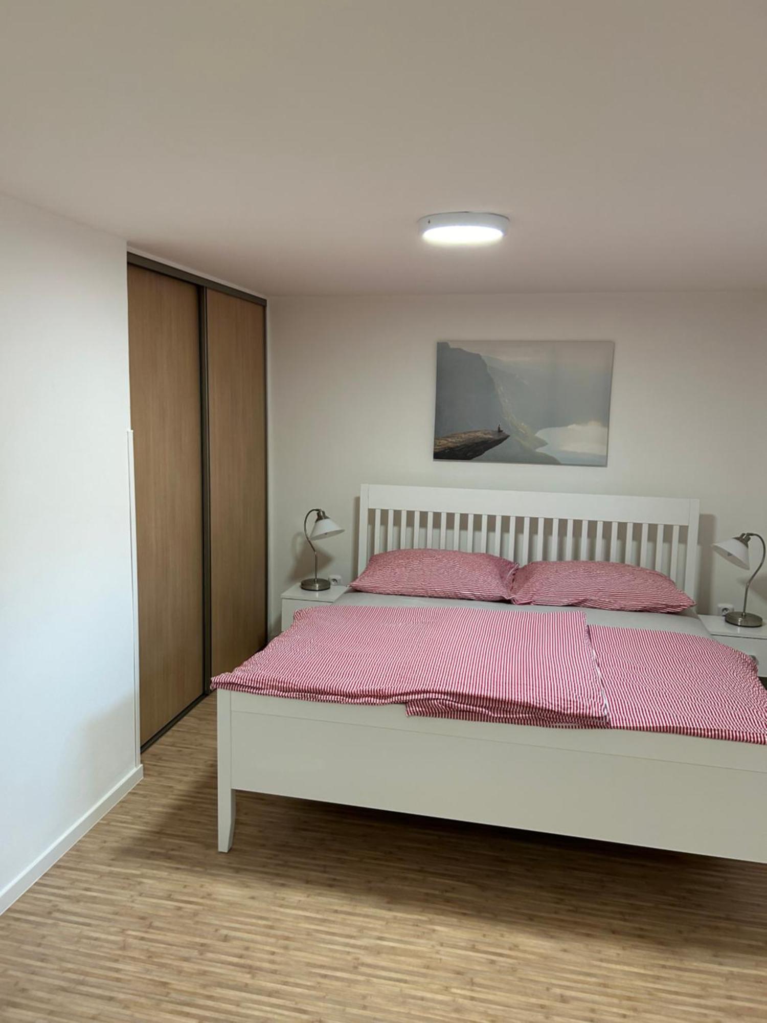 Red Travel Apartment Dvůr Králové nad Labem Esterno foto